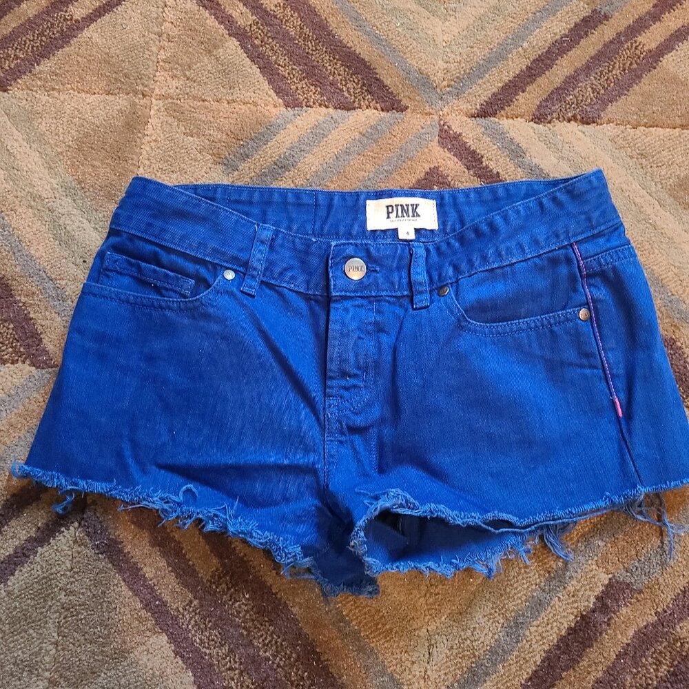VICTORIAS SECRET PINK SIZE 4 DENIUM CUT OFF SHORTS RARE